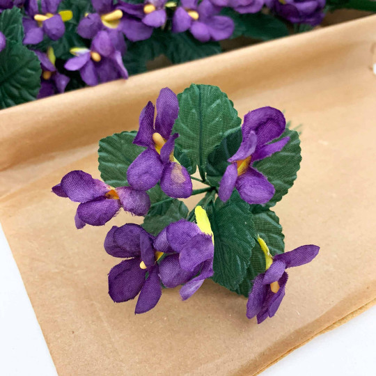 6 Dark Purple Fabric Violets with Leaves ~ Austria ~ 1"